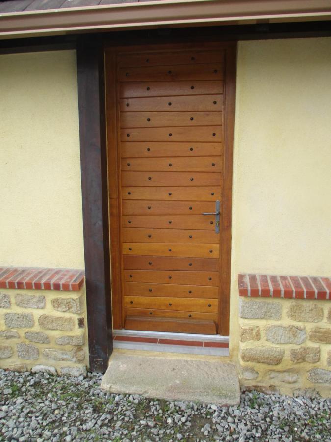 Chez Bari Villa Bourbon-lʼArchambault Exteriör bild