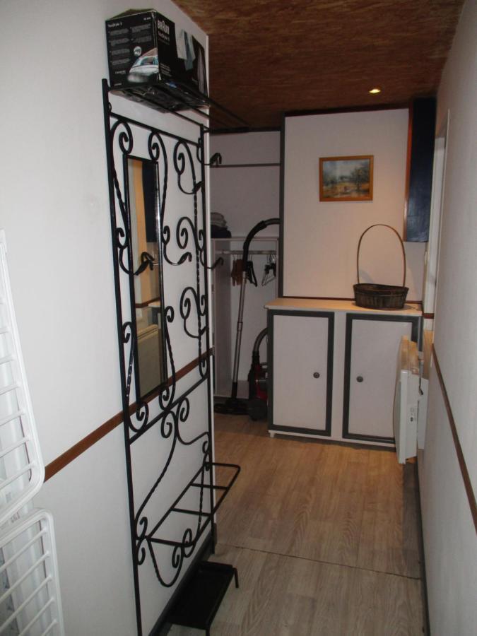 Chez Bari Villa Bourbon-lʼArchambault Exteriör bild