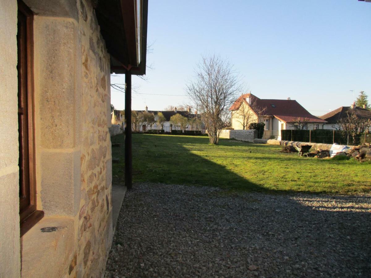 Chez Bari Villa Bourbon-lʼArchambault Exteriör bild